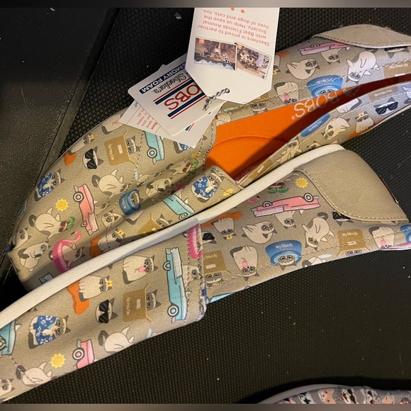 Bobs Grumpy Cat Shoes - Picture 2 of 2